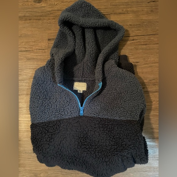 American Eagle Fleece Quarter Zip - Picture 2 of 2